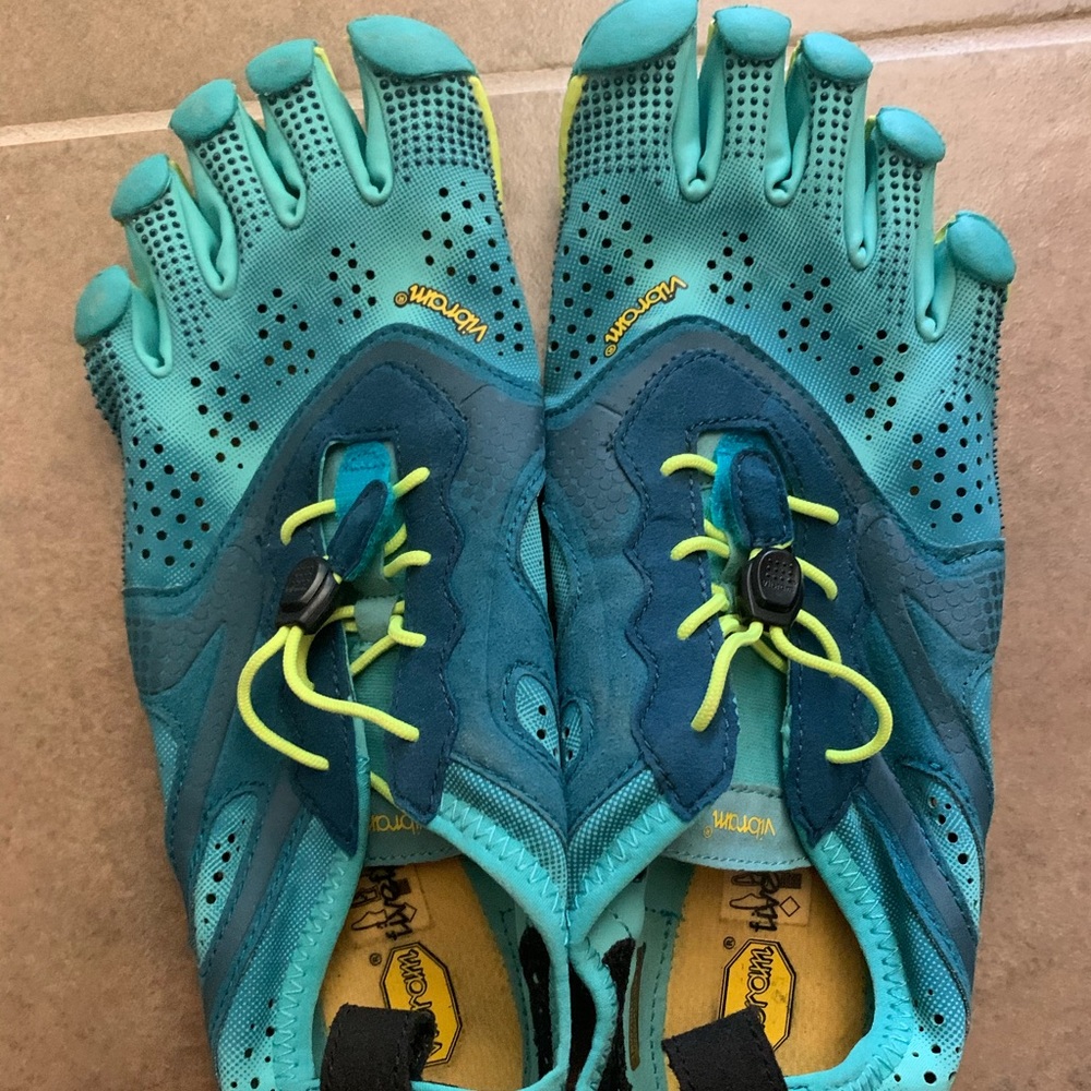 Vibram running shoes